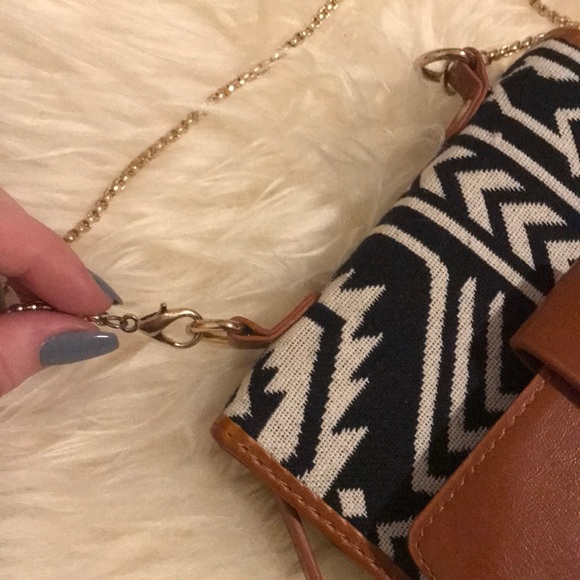 Small purse/clutch. - Picture 6 of 6